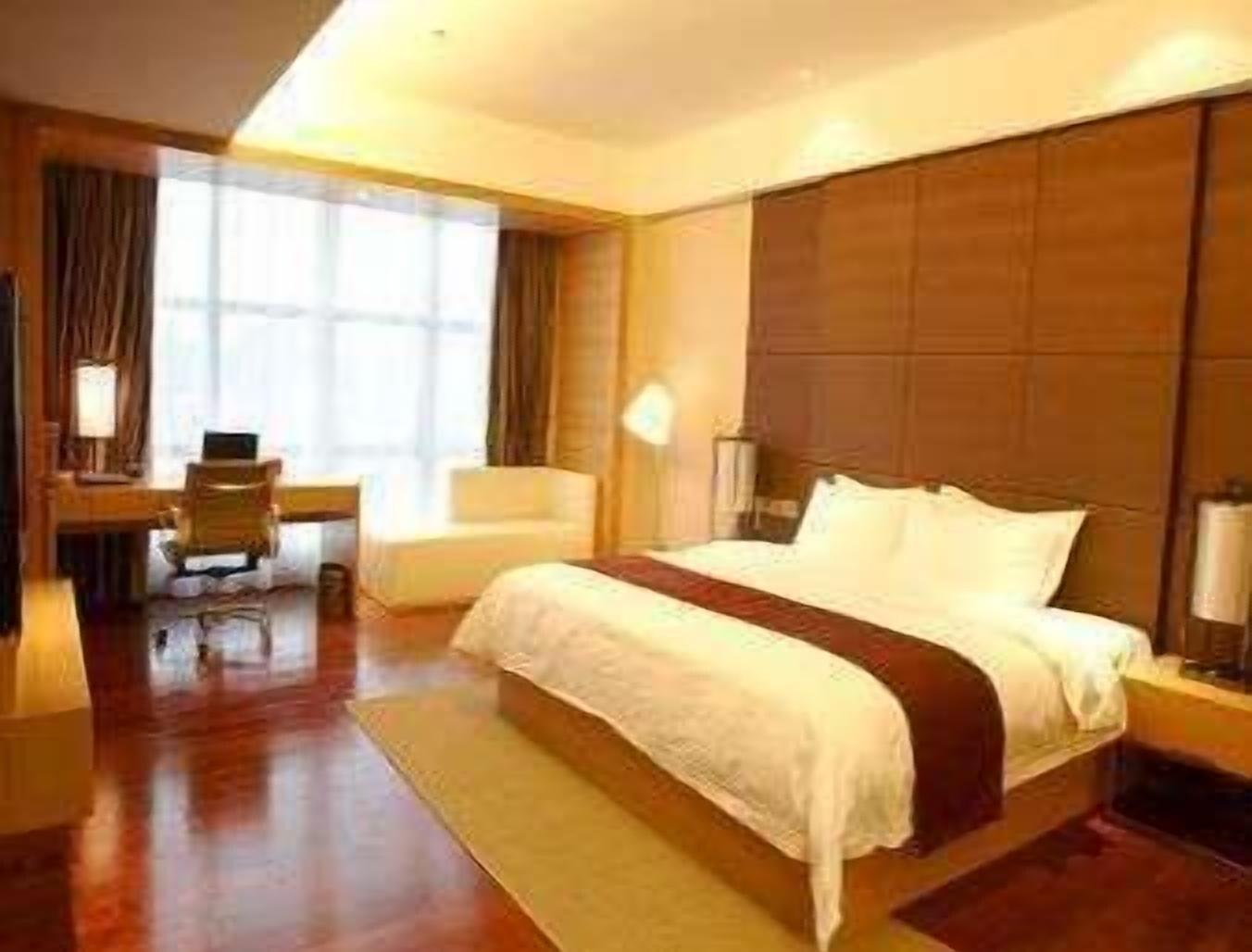 Shenzhen Ramada Plaza, North Railway Station Hotell Exteriör bild