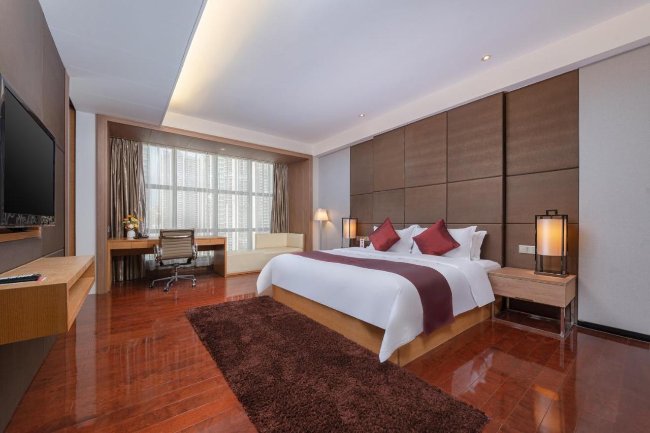 Shenzhen Ramada Plaza, North Railway Station Hotell Exteriör bild