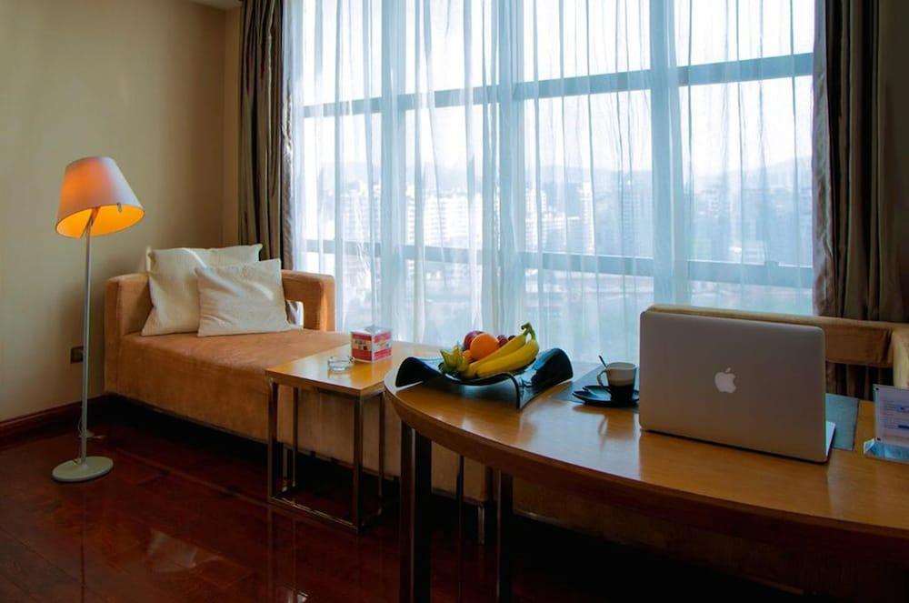 Shenzhen Ramada Plaza, North Railway Station Hotell Exteriör bild