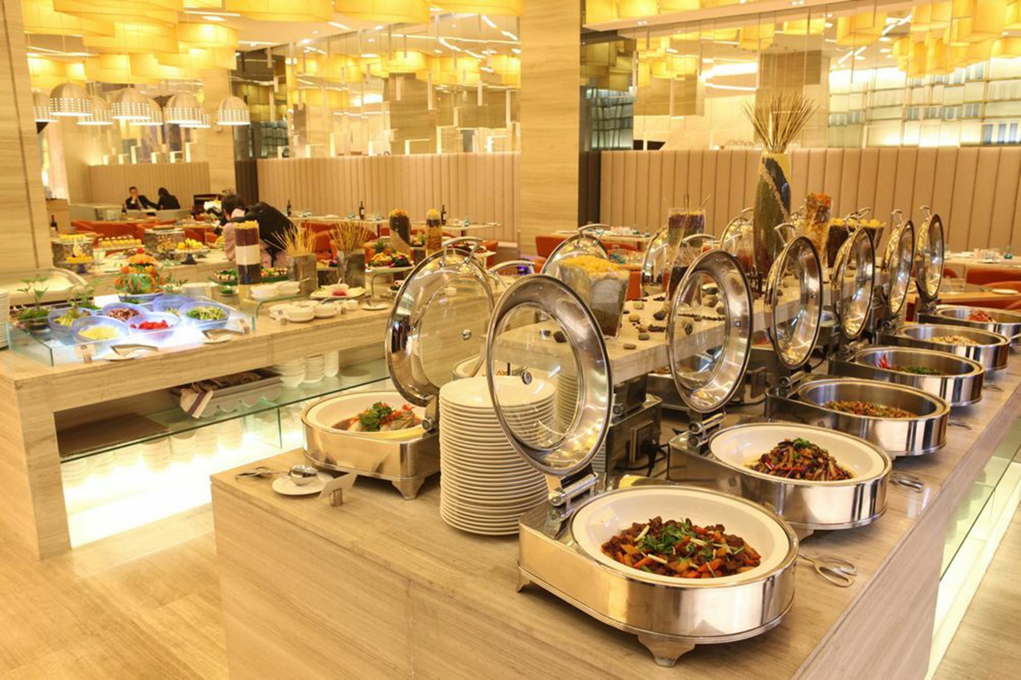 Shenzhen Ramada Plaza, North Railway Station Hotell Exteriör bild